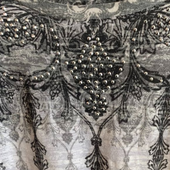 Daytrip White & Gray Embellished Half Sleeve Blouse - Picture 5 of 7
